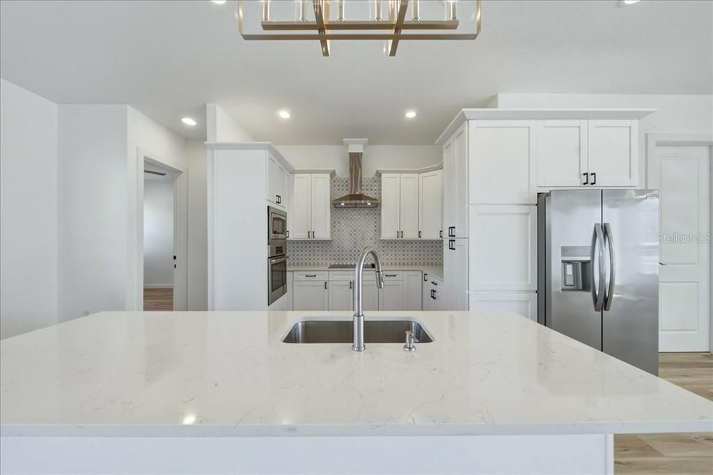 For Sale: $395,000 (3 beds, 3 baths, 2214 Square Feet)