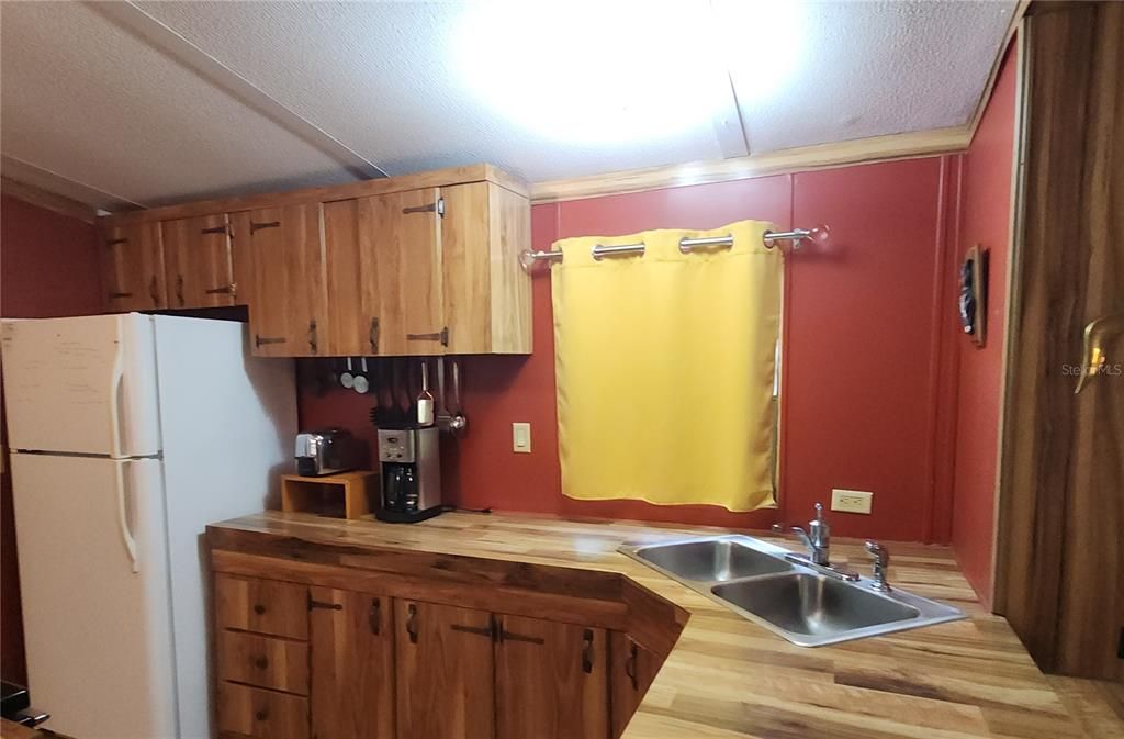 На продажу: $155,000 (2 спален, 2 ванн, 924 Квадратных фут)