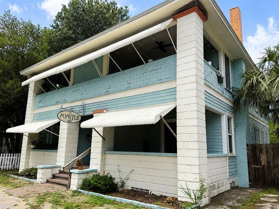 For Rent: $2,300 (1 beds, 1 baths, 650 Square Feet)