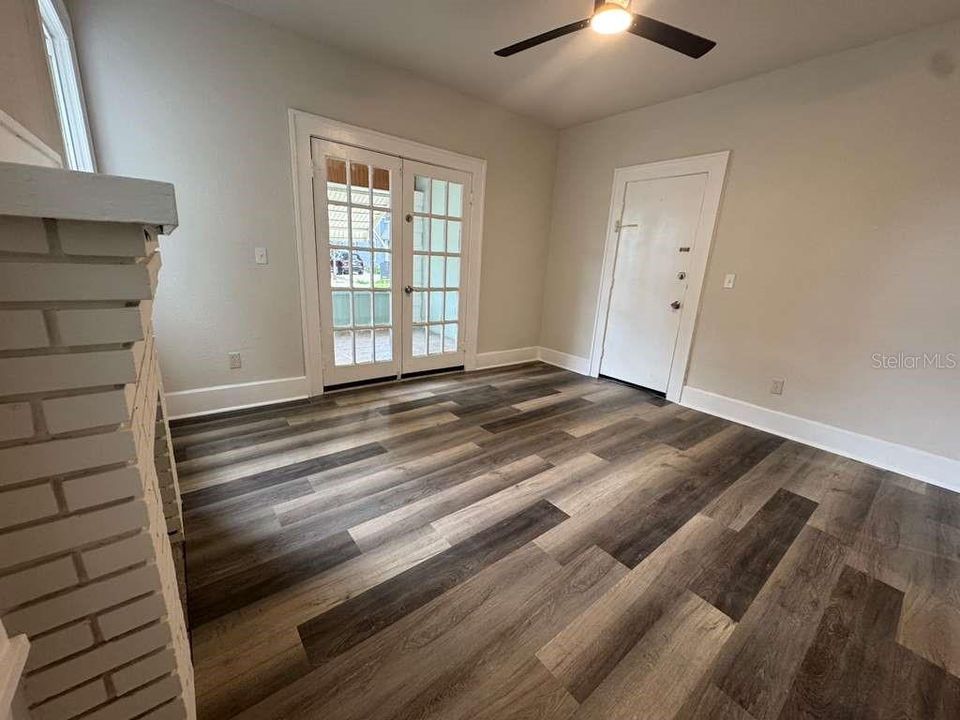 For Rent: $2,300 (1 beds, 1 baths, 650 Square Feet)