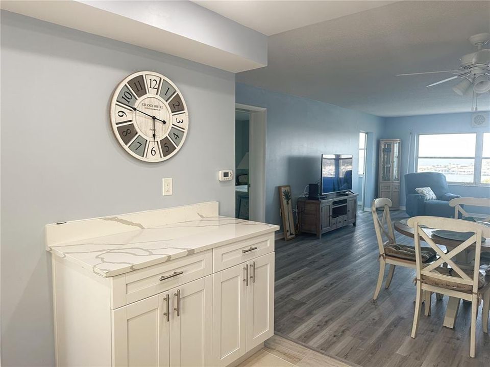 For Rent: $2,000 (1 beds, 1 baths, 815 Square Feet)