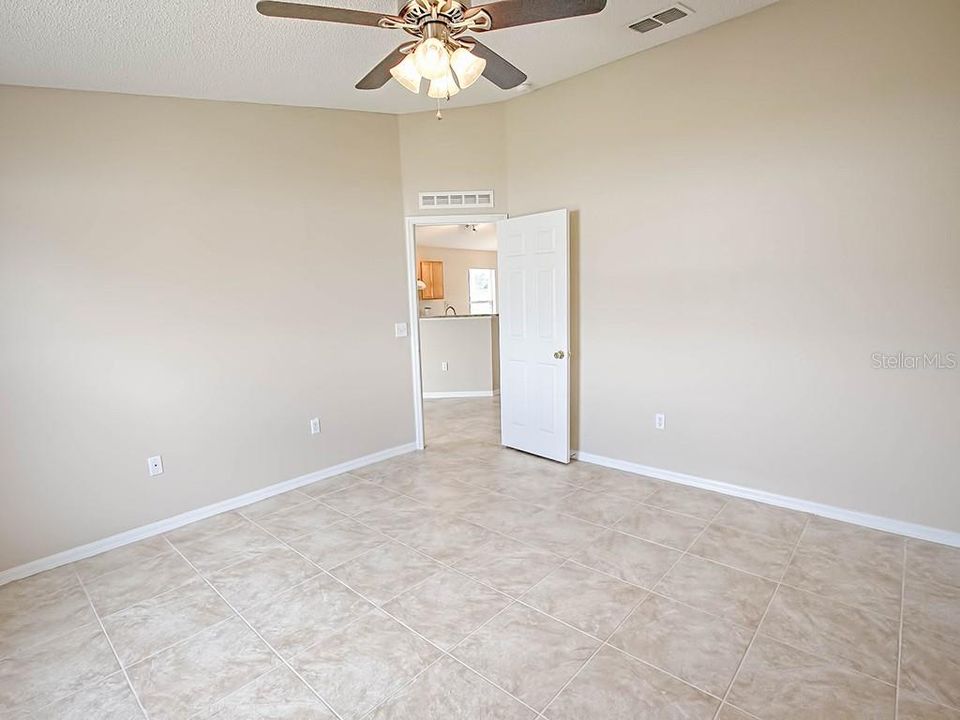 For Rent: $2,000 (3 beds, 2 baths, 1608 Square Feet)