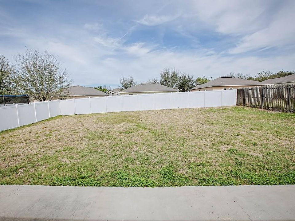 For Rent: $2,000 (3 beds, 2 baths, 1608 Square Feet)