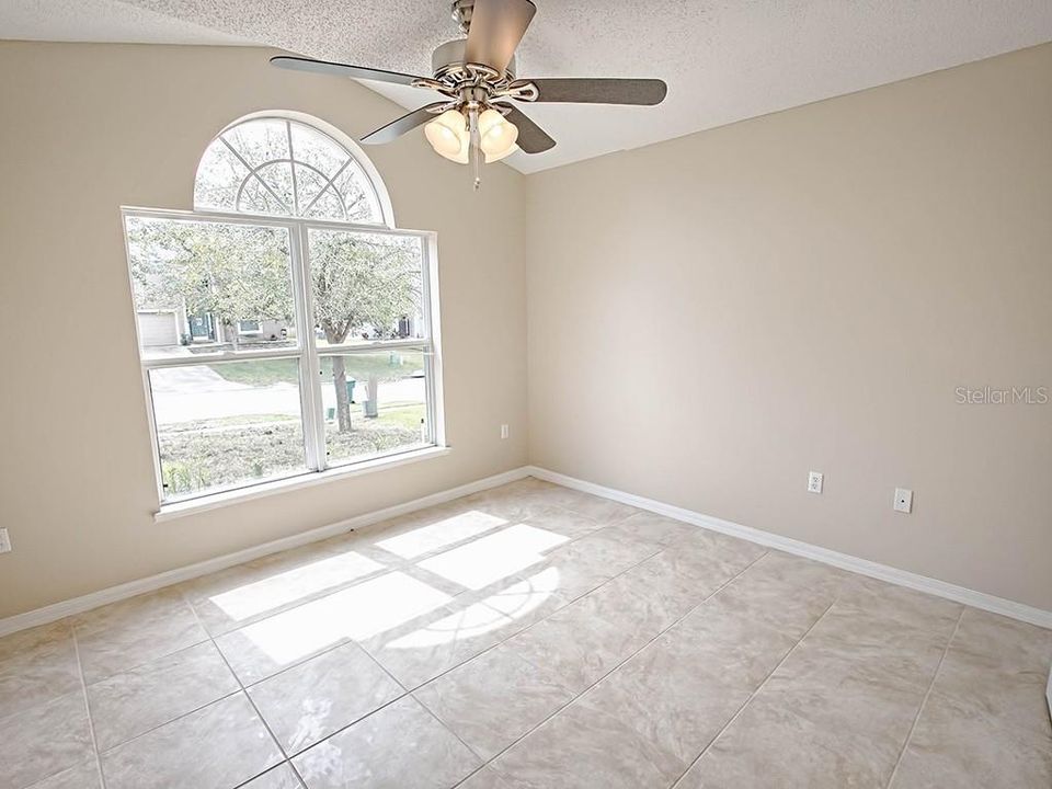 For Rent: $2,000 (3 beds, 2 baths, 1608 Square Feet)