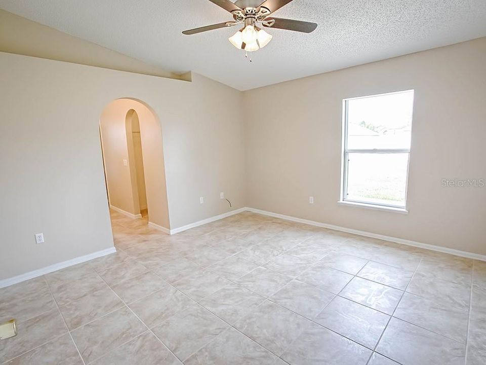 For Rent: $2,000 (3 beds, 2 baths, 1608 Square Feet)