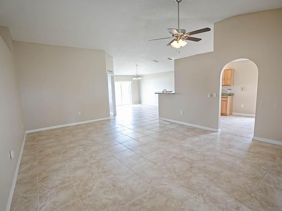 For Rent: $2,000 (3 beds, 2 baths, 1608 Square Feet)