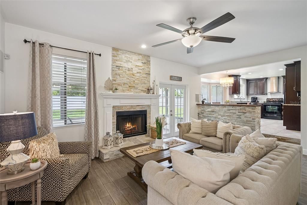 For Sale: $479,000 (4 beds, 3 baths, 2092 Square Feet)