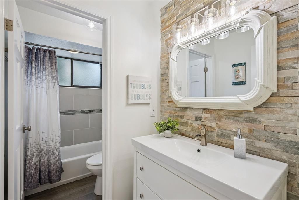 For Sale: $479,000 (4 beds, 3 baths, 2092 Square Feet)