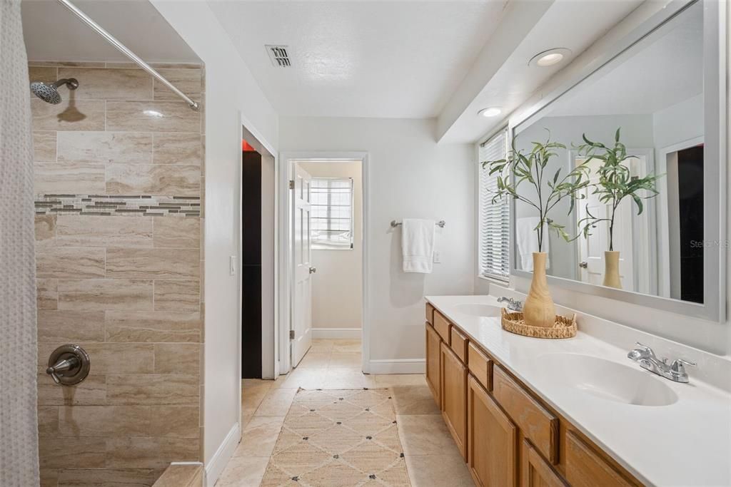 For Sale: $479,000 (4 beds, 3 baths, 2092 Square Feet)