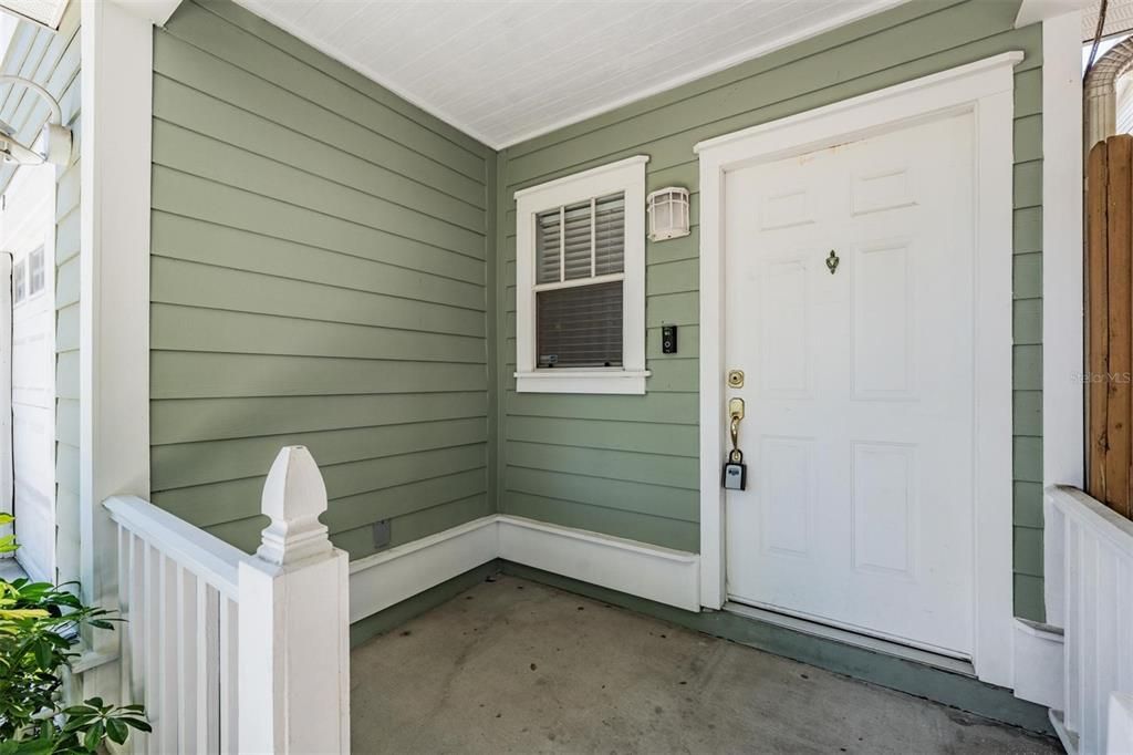 Active With Contract: $3,600 (2 beds, 2 baths, 1378 Square Feet)