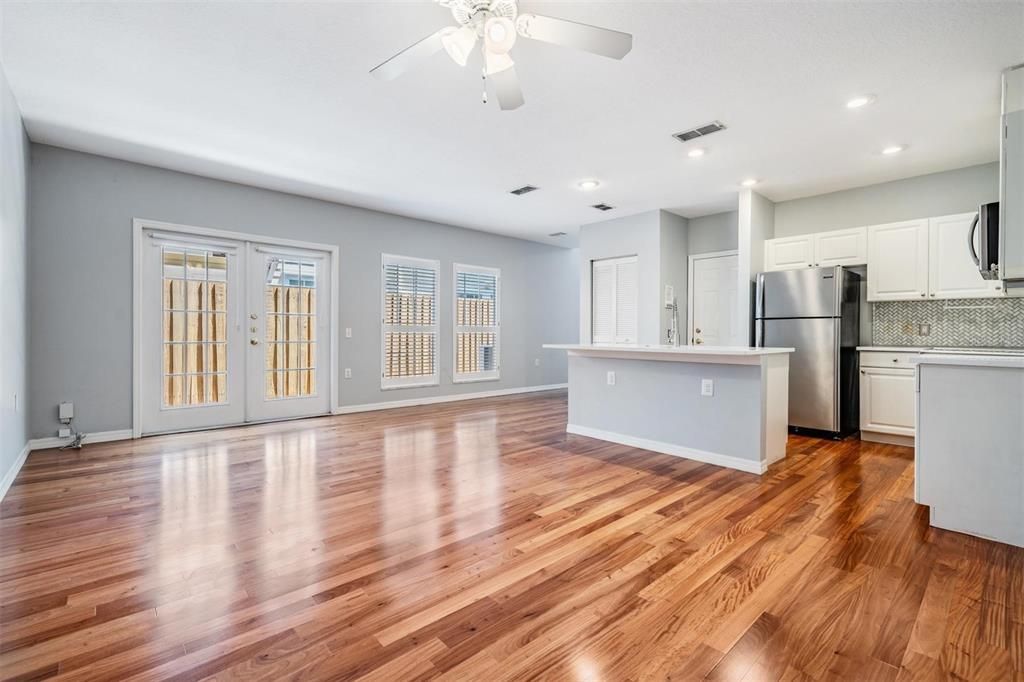 Active With Contract: $3,600 (2 beds, 2 baths, 1378 Square Feet)
