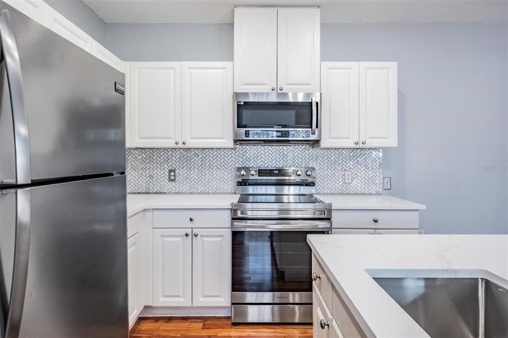Active With Contract: $3,600 (2 beds, 2 baths, 1378 Square Feet)