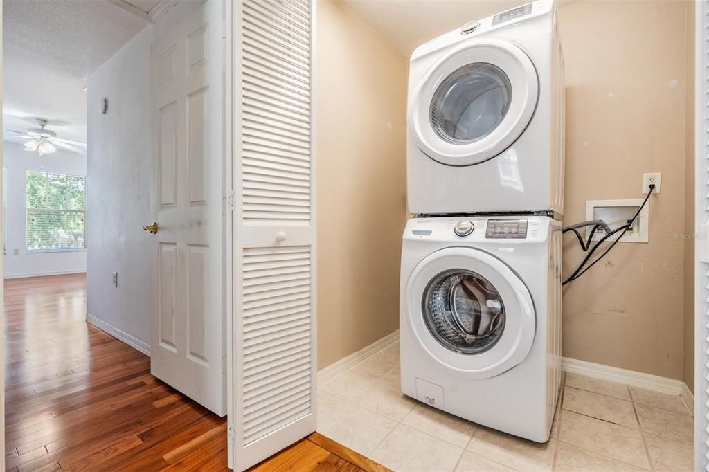 Active With Contract: $3,600 (2 beds, 2 baths, 1378 Square Feet)