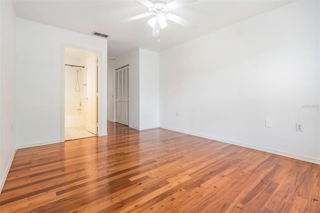 Active With Contract: $3,600 (2 beds, 2 baths, 1378 Square Feet)