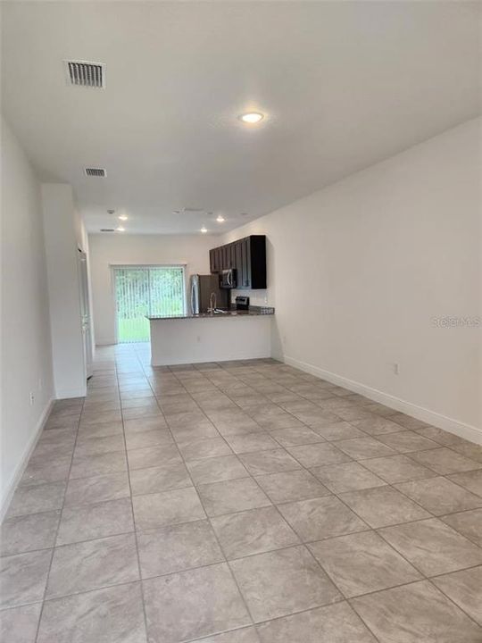 For Rent: $1,500 (3 beds, 2 baths, 1200 Square Feet)
