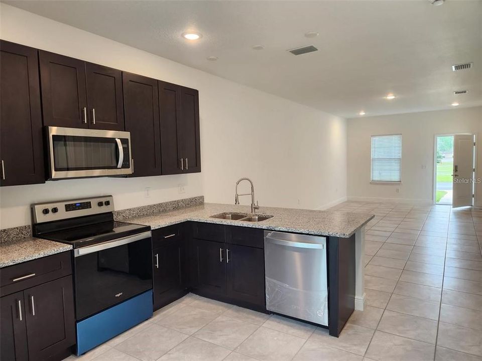For Rent: $1,500 (3 beds, 2 baths, 1200 Square Feet)