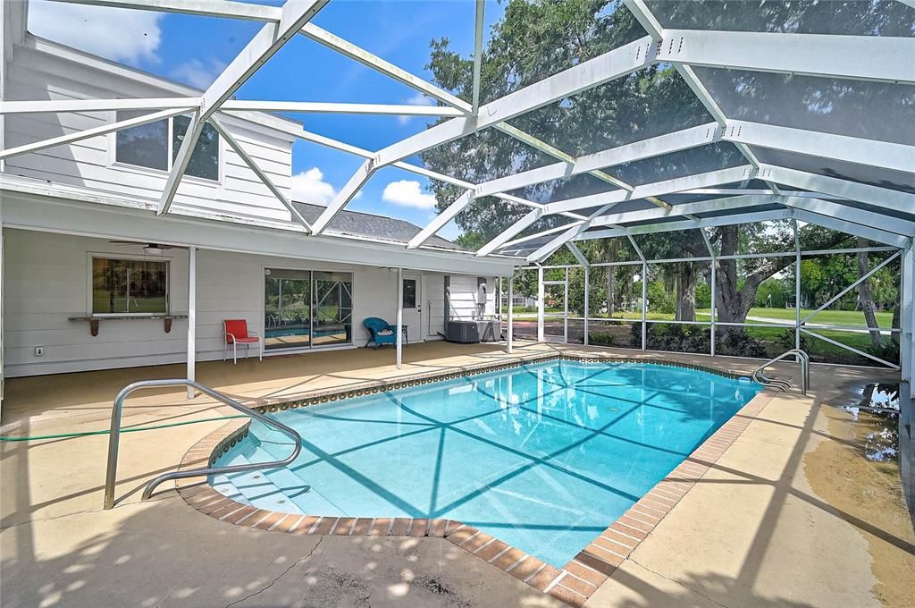 En Venta: $749,900 (5 camas, 3 baños, 3299 Pies cuadrados)