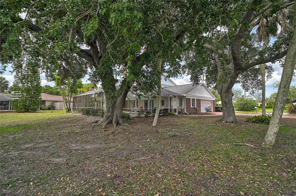 En Venta: $749,900 (5 camas, 3 baños, 3299 Pies cuadrados)