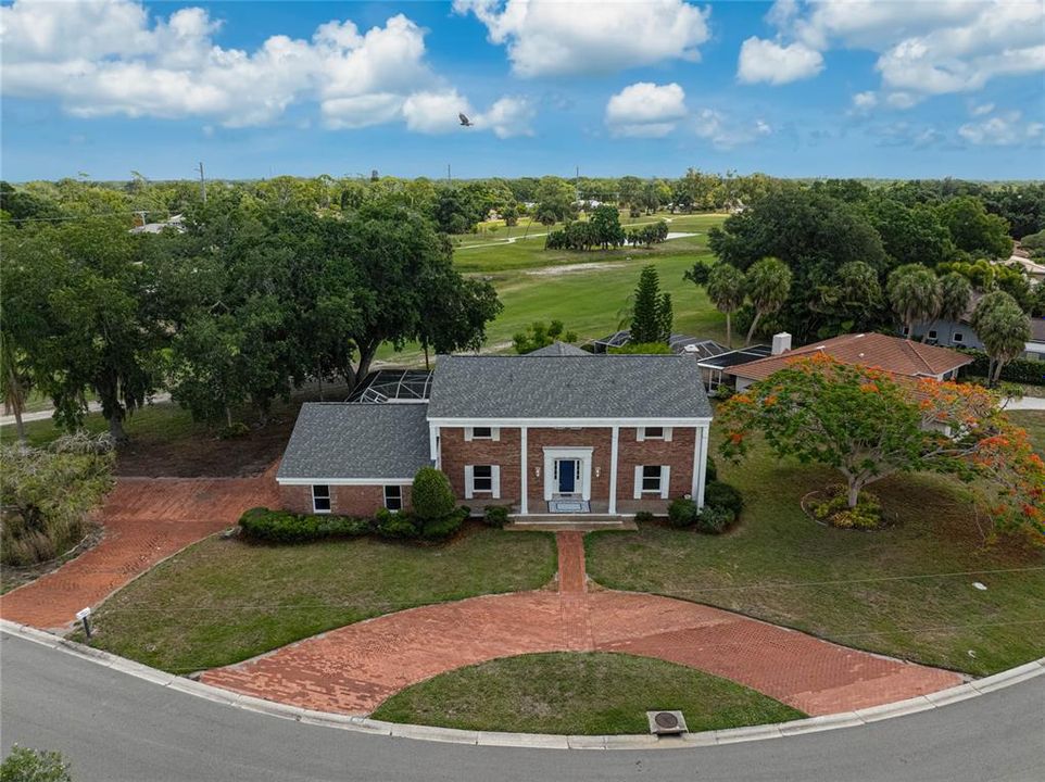 En Venta: $749,900 (5 camas, 3 baños, 3299 Pies cuadrados)