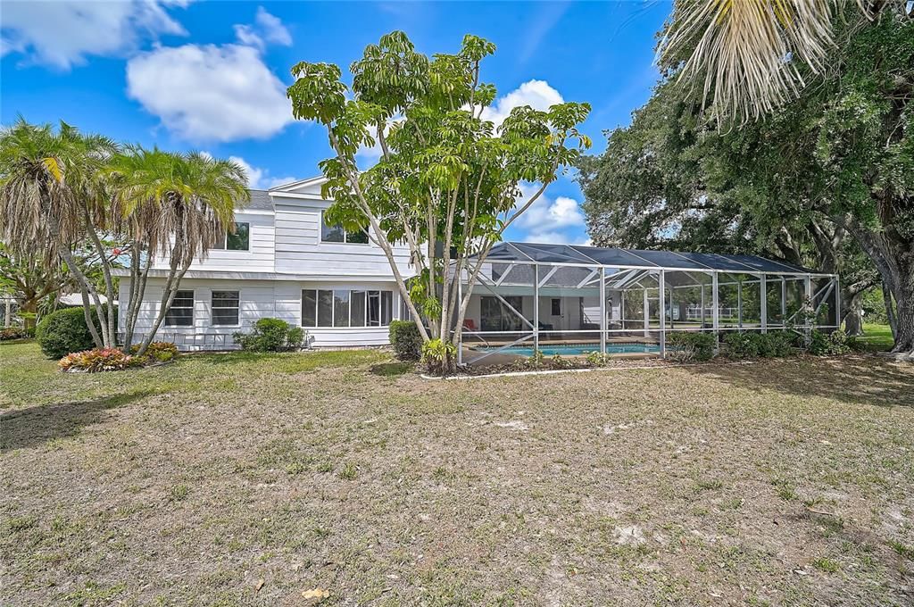 En Venta: $749,900 (5 camas, 3 baños, 3299 Pies cuadrados)