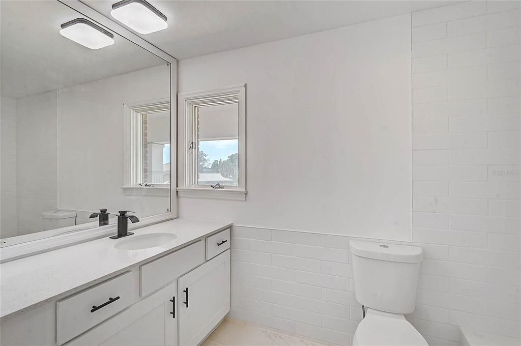 En Venta: $749,900 (5 camas, 3 baños, 3299 Pies cuadrados)