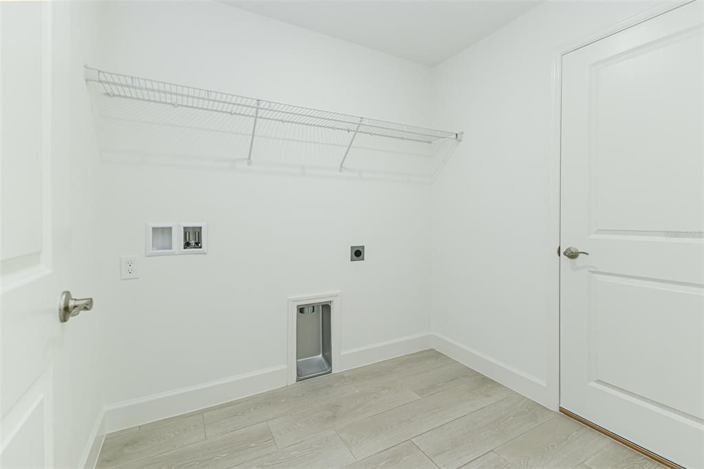 Active With Contract: $389,950 (4 beds, 2 baths, 1778 Square Feet)