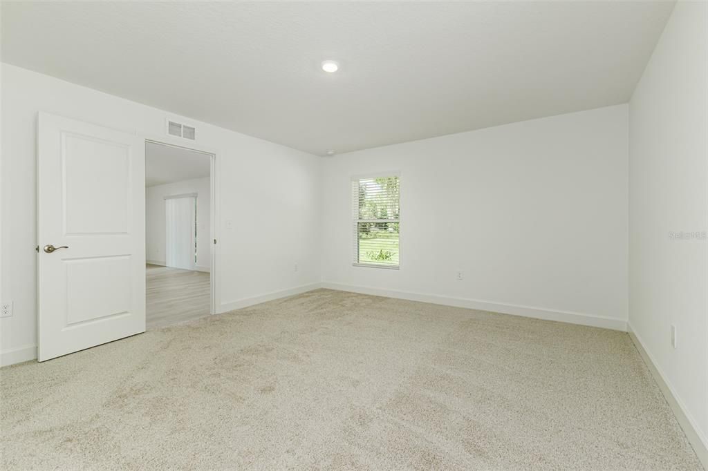 Active With Contract: $389,950 (4 beds, 2 baths, 1778 Square Feet)