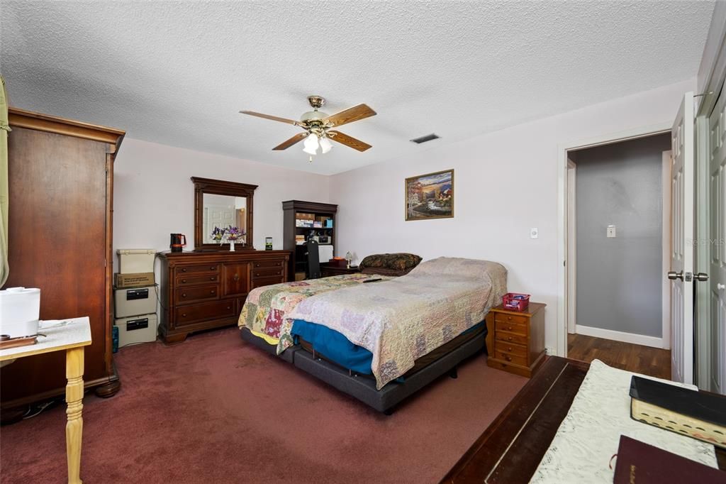 For Sale: $389,900 (3 beds, 2 baths, 1542 Square Feet)