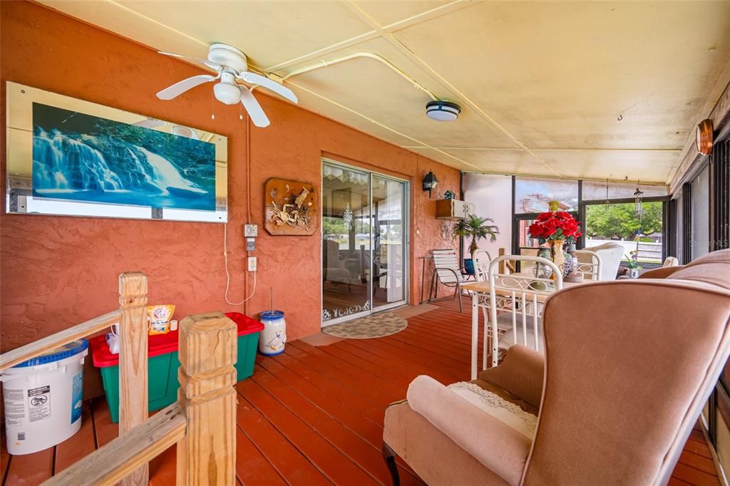 For Sale: $389,900 (3 beds, 2 baths, 1542 Square Feet)