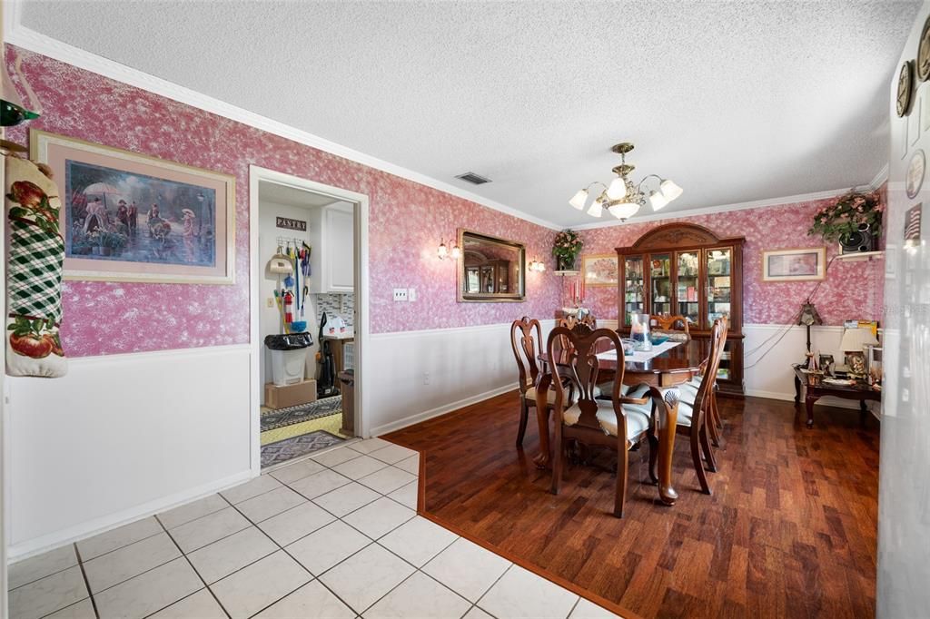 For Sale: $389,900 (3 beds, 2 baths, 1542 Square Feet)