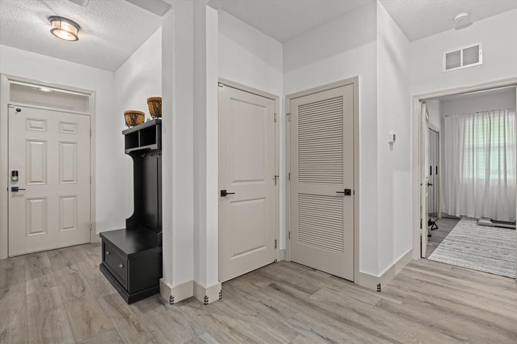 En Venta: $550,000 (4 camas, 2 baños, 2068 Pies cuadrados)