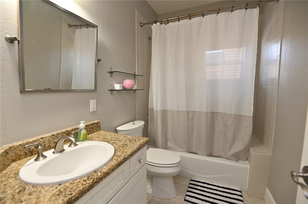 Active With Contract: $2,975 (2 beds, 2 baths, 1432 Square Feet)