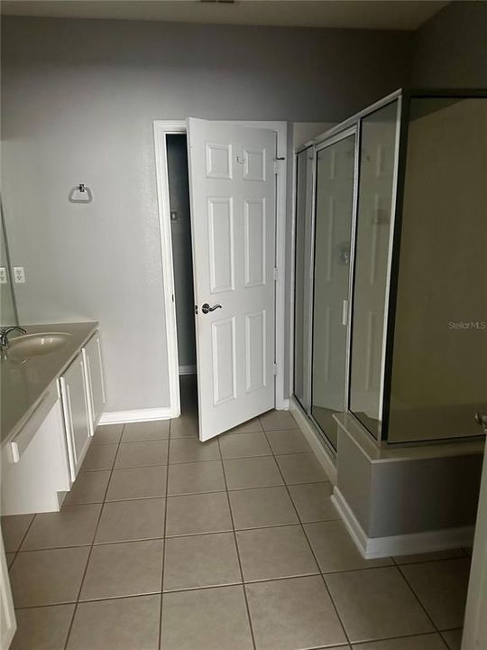For Rent: $2,250 (3 beds, 2 baths, 1857 Square Feet)