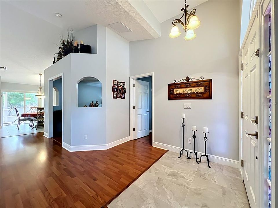 En Venta: $449,000 (3 camas, 2 baños, 1870 Pies cuadrados)