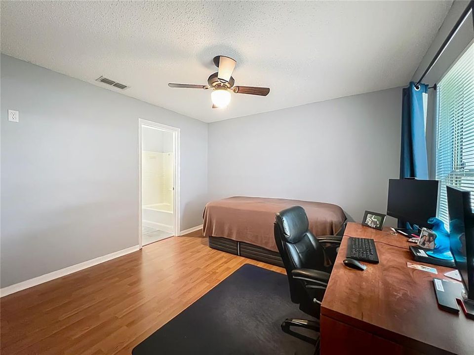 En Venta: $449,000 (3 camas, 2 baños, 1870 Pies cuadrados)