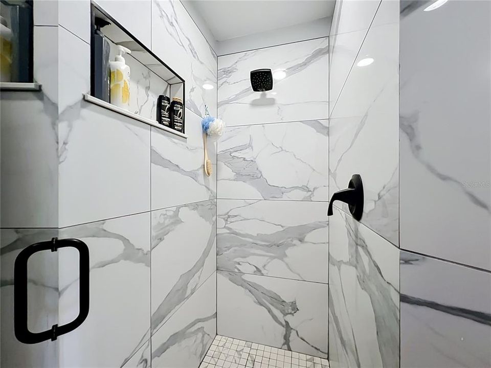 En Venta: $449,000 (3 camas, 2 baños, 1870 Pies cuadrados)