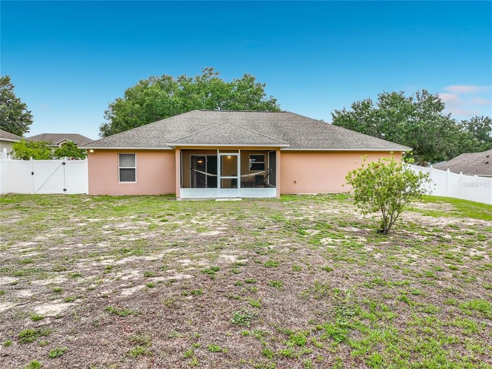 En Venta: $449,000 (3 camas, 2 baños, 1870 Pies cuadrados)