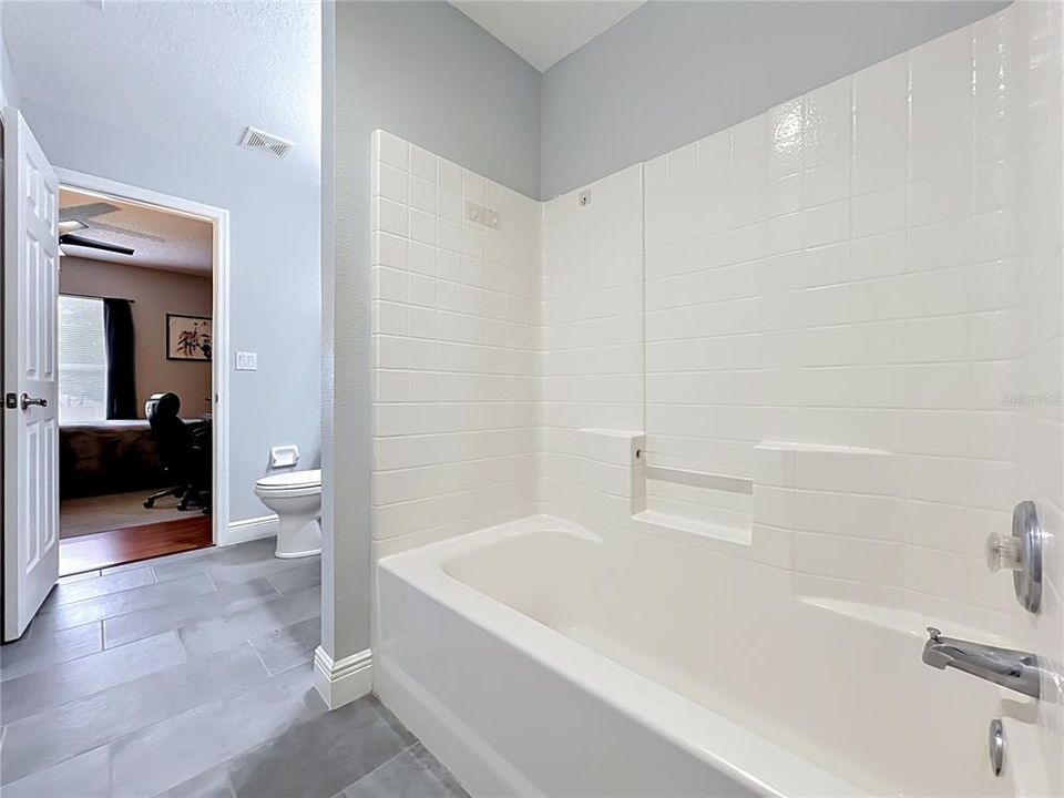 En Venta: $449,000 (3 camas, 2 baños, 1870 Pies cuadrados)