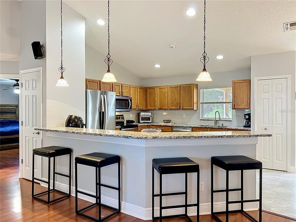 En Venta: $449,000 (3 camas, 2 baños, 1870 Pies cuadrados)