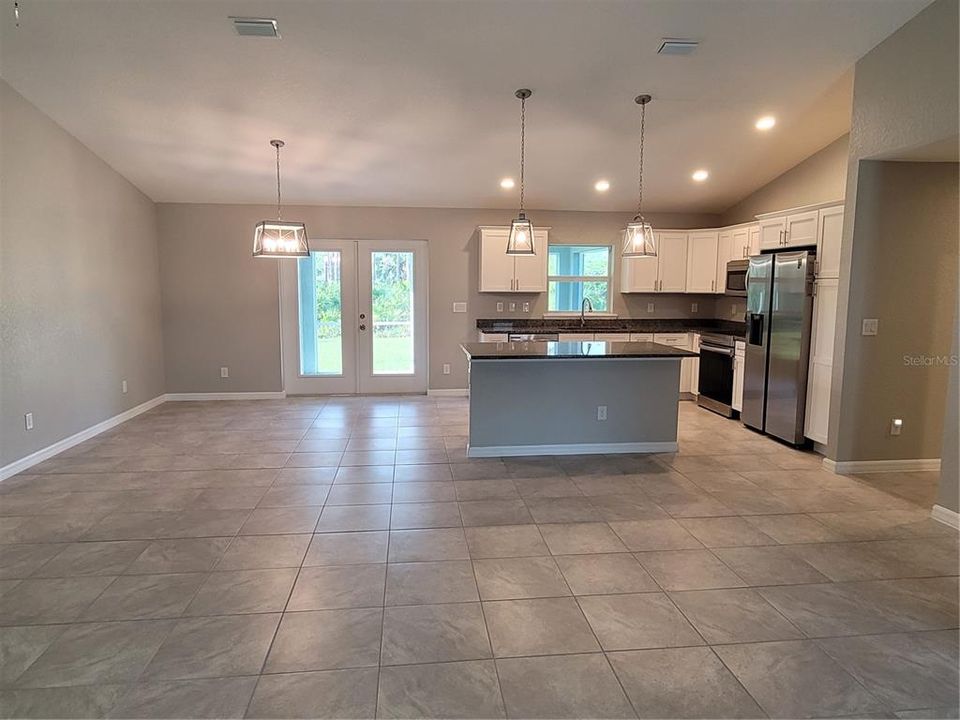 For Rent: $1,995 (3 beds, 2 baths, 1640 Square Feet)