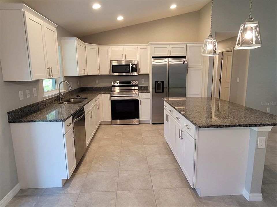 For Rent: $1,995 (3 beds, 2 baths, 1640 Square Feet)