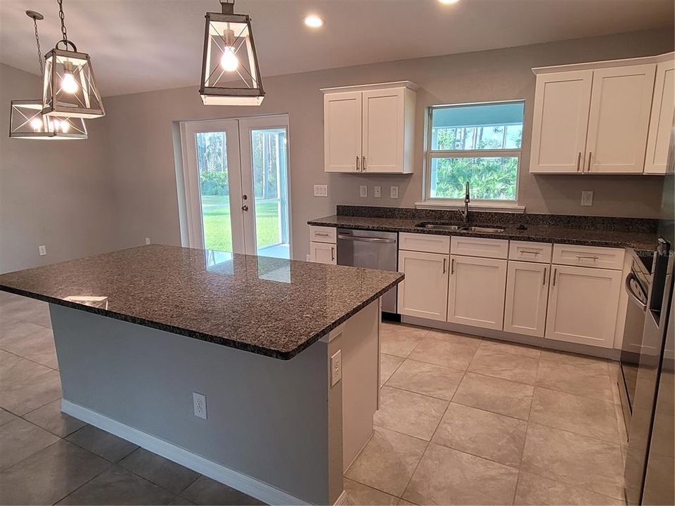 For Rent: $1,995 (3 beds, 2 baths, 1640 Square Feet)
