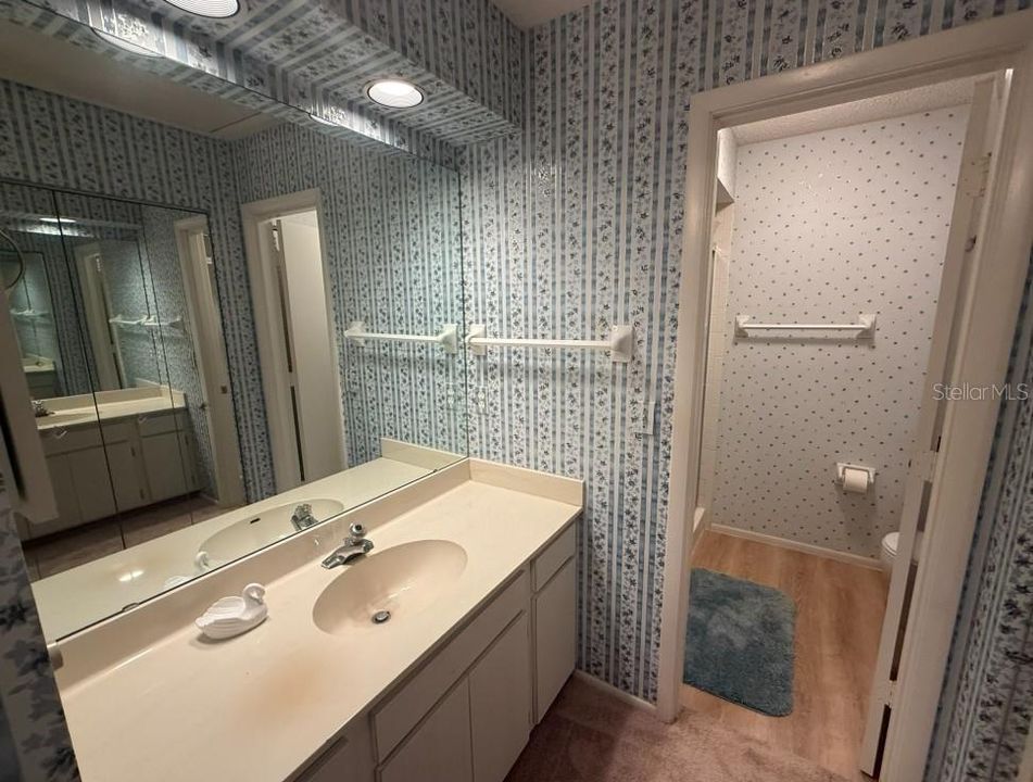 For Sale: $304,900 (2 beds, 2 baths, 1482 Square Feet)