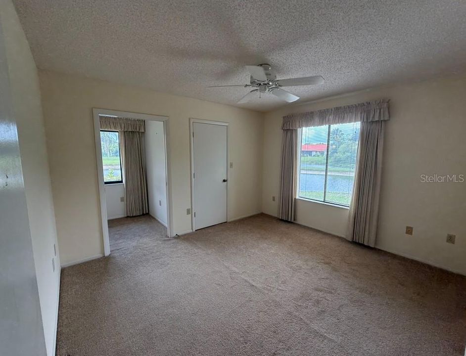 For Sale: $304,900 (2 beds, 2 baths, 1482 Square Feet)