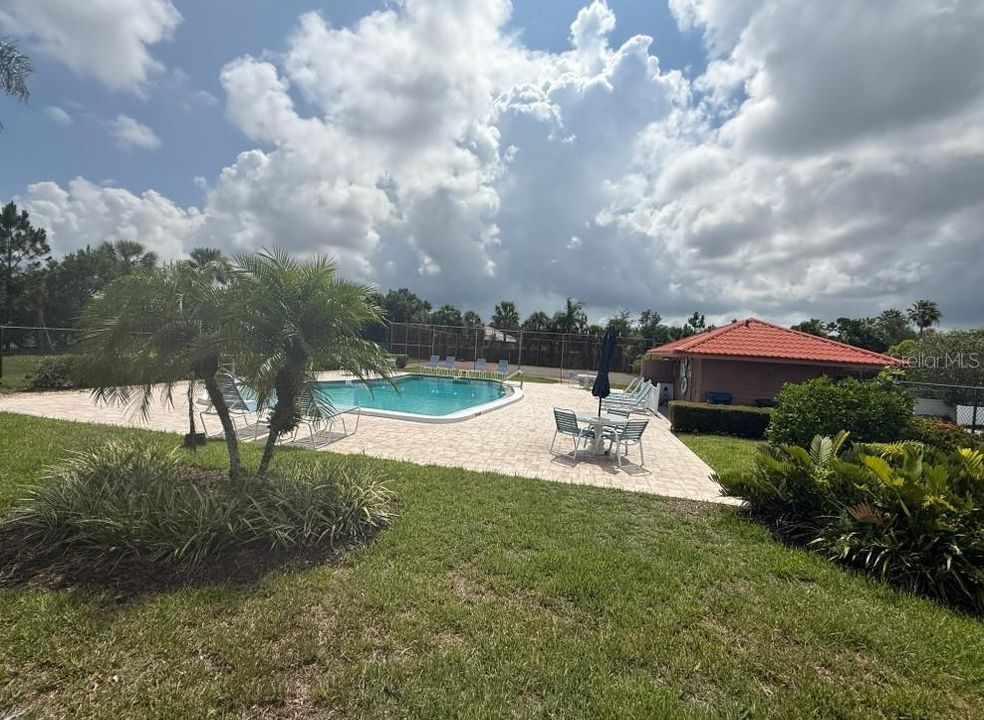 For Sale: $304,900 (2 beds, 2 baths, 1482 Square Feet)