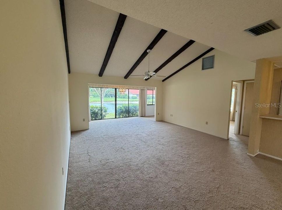 For Sale: $304,900 (2 beds, 2 baths, 1482 Square Feet)