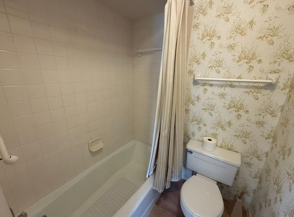 For Sale: $304,900 (2 beds, 2 baths, 1482 Square Feet)