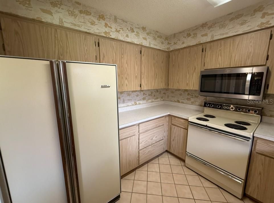 For Sale: $304,900 (2 beds, 2 baths, 1482 Square Feet)