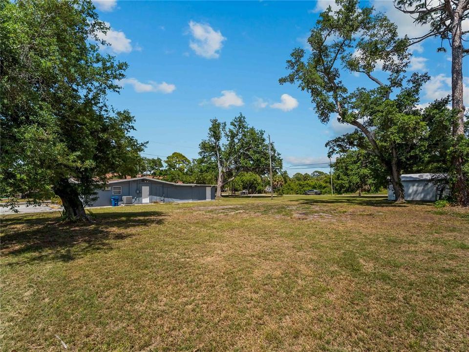 На продажу: $80,000 (0.18 acres)