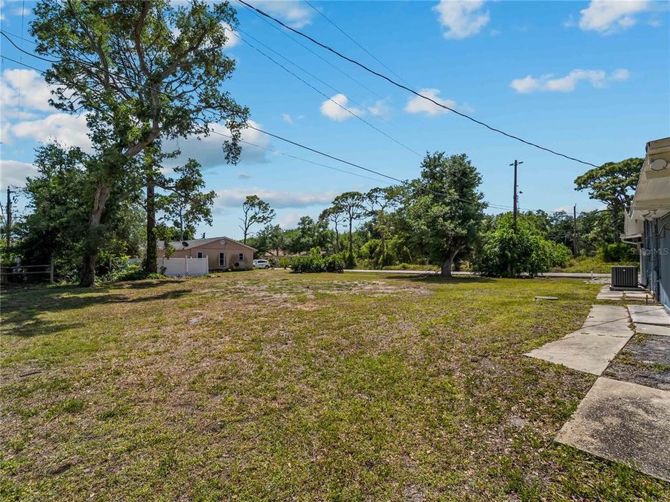 На продажу: $80,000 (0.18 acres)